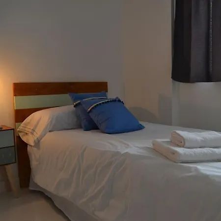 Vialia Ave Zona De Ocio Y Playa Apartamento *