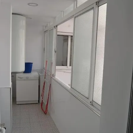 Vialia Ave Zona De Ocio Y Playa * Málaga