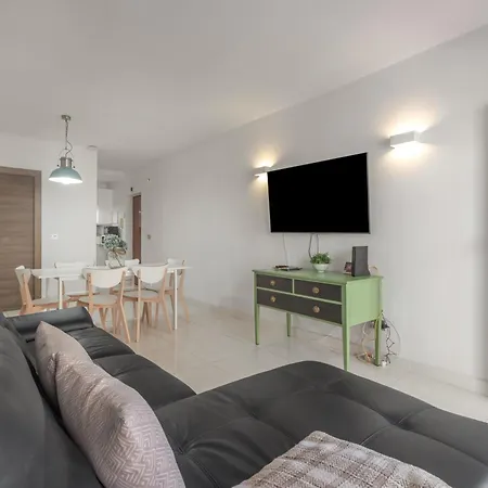 Vialia Estacion Ave Y Tren Apartmán